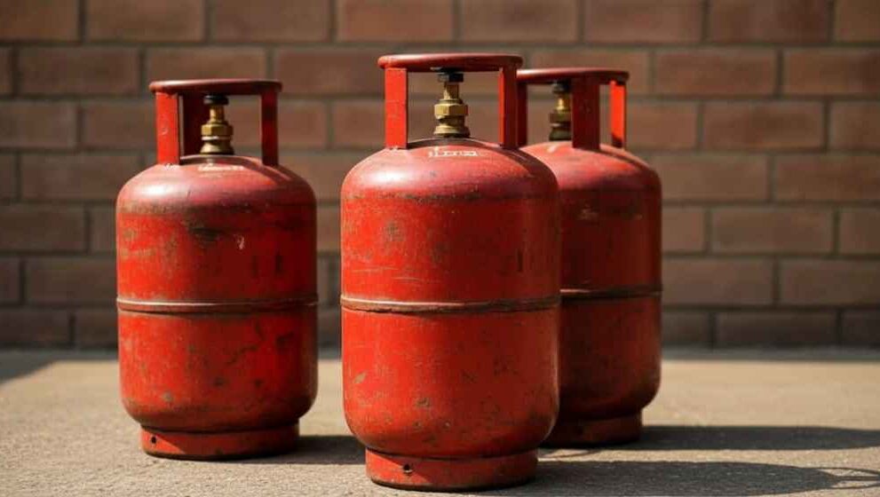 Commercial LPG Shortage India Hotels Close Crisis